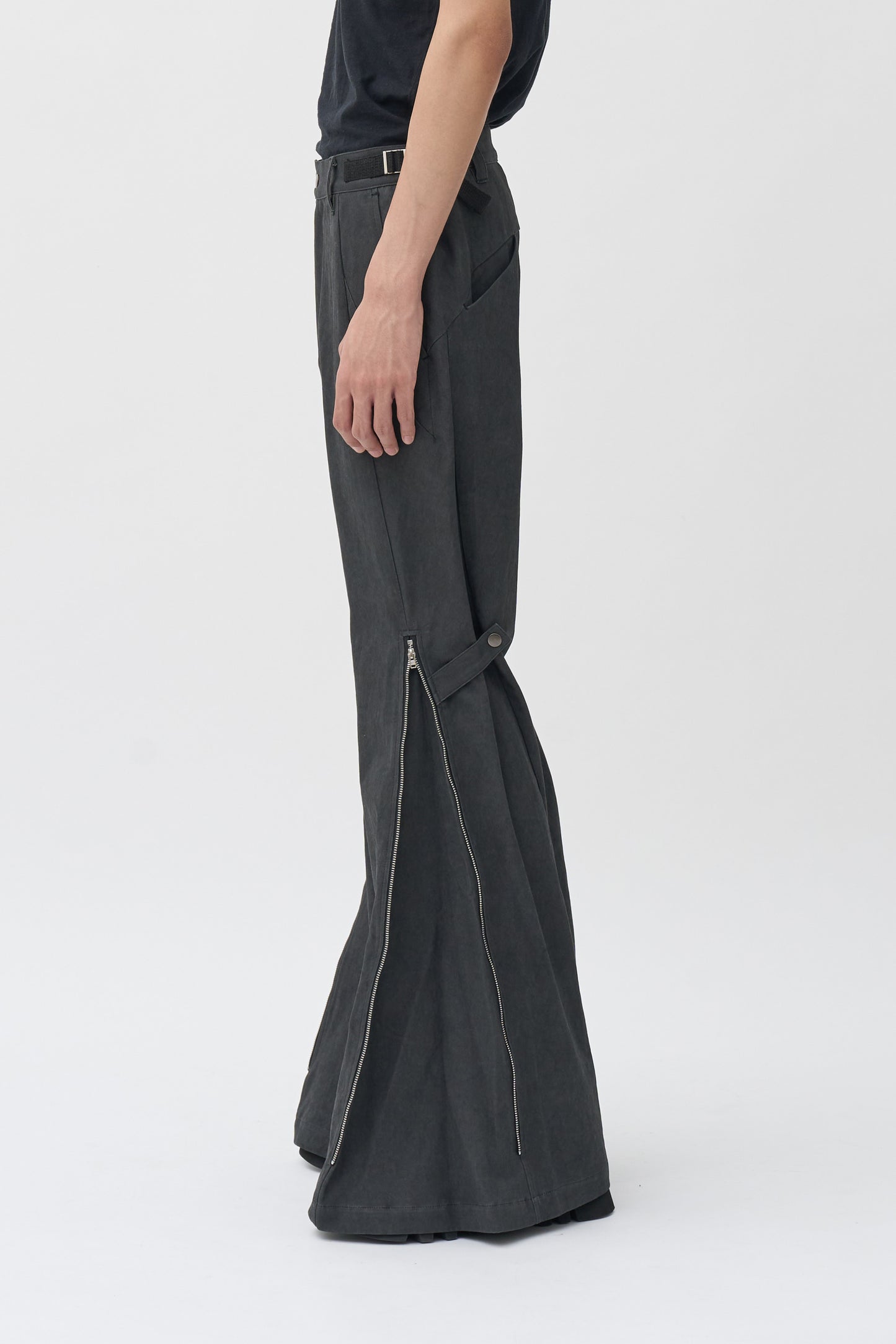 Rift Zip Flared Pants - Gray