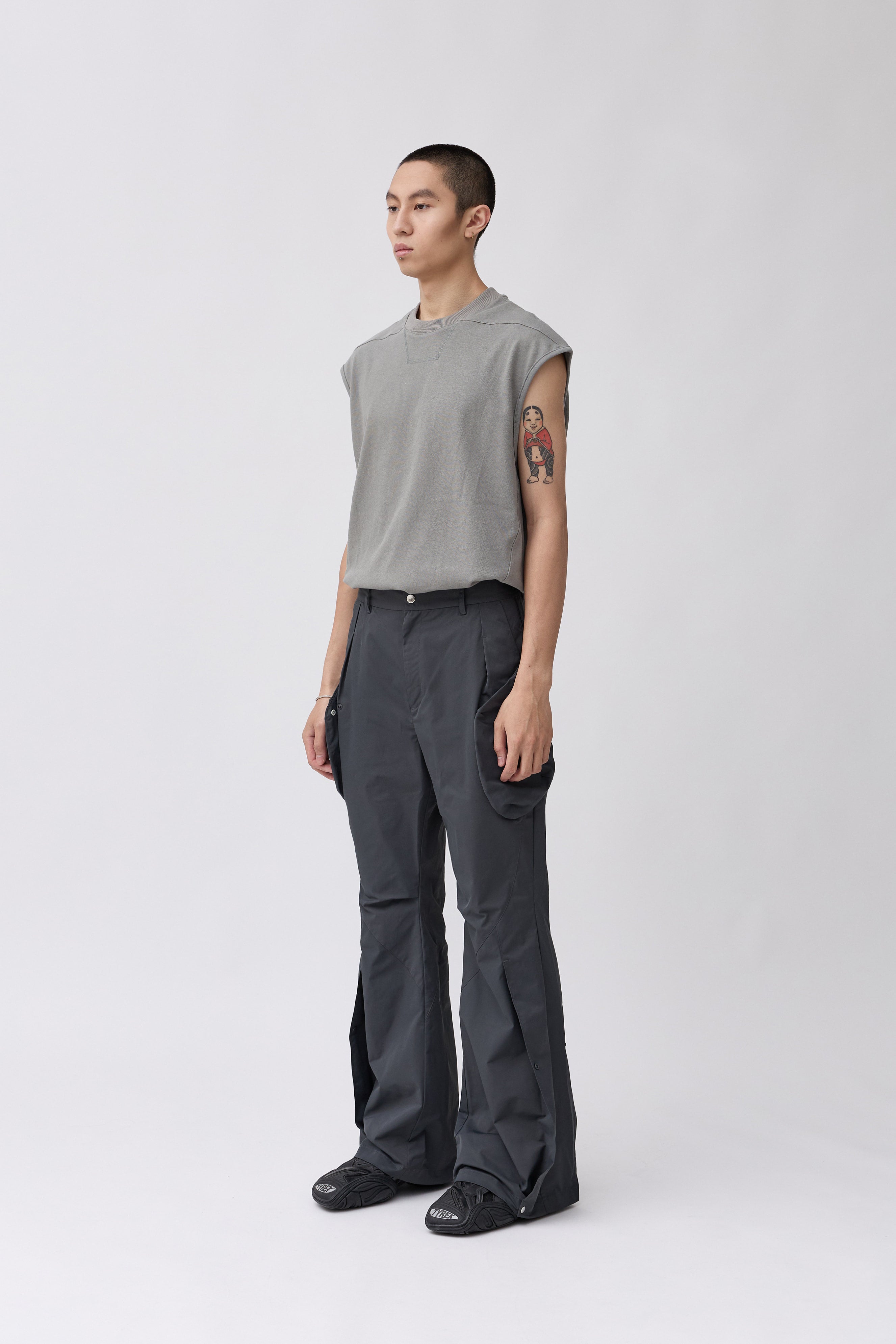 Aero-Flared Cargo Pants - Gray