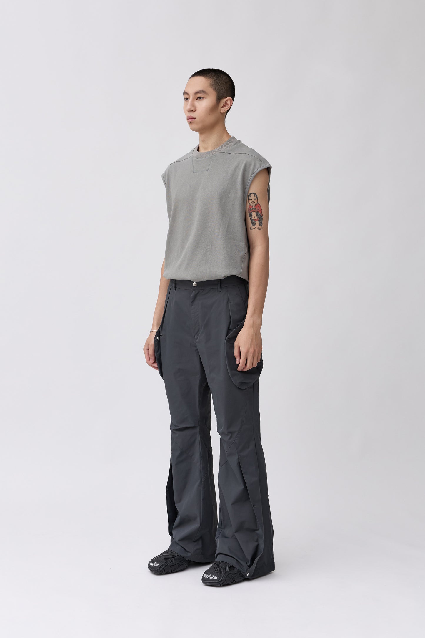 Aero-Flared Cargo Pants - Gray