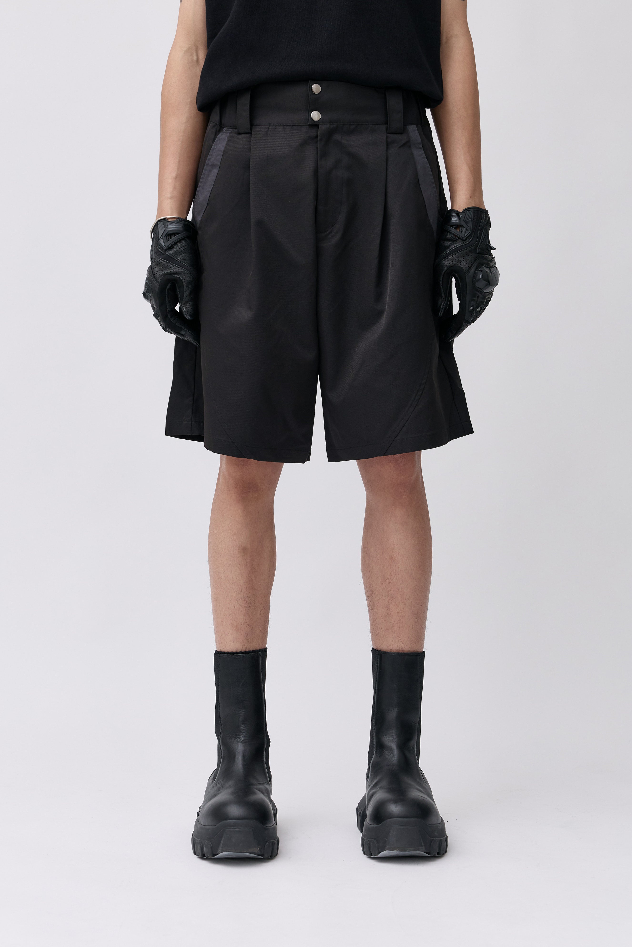 Streamlined Tailored Shorts - Black