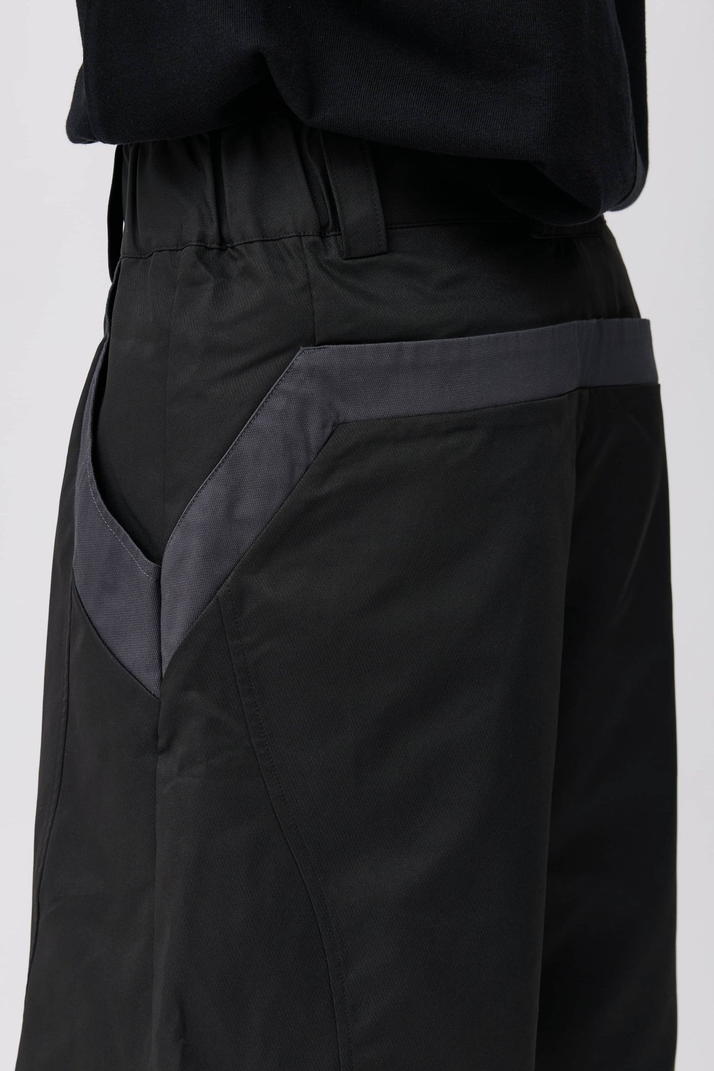 Streamlined Tailored Shorts - Black
