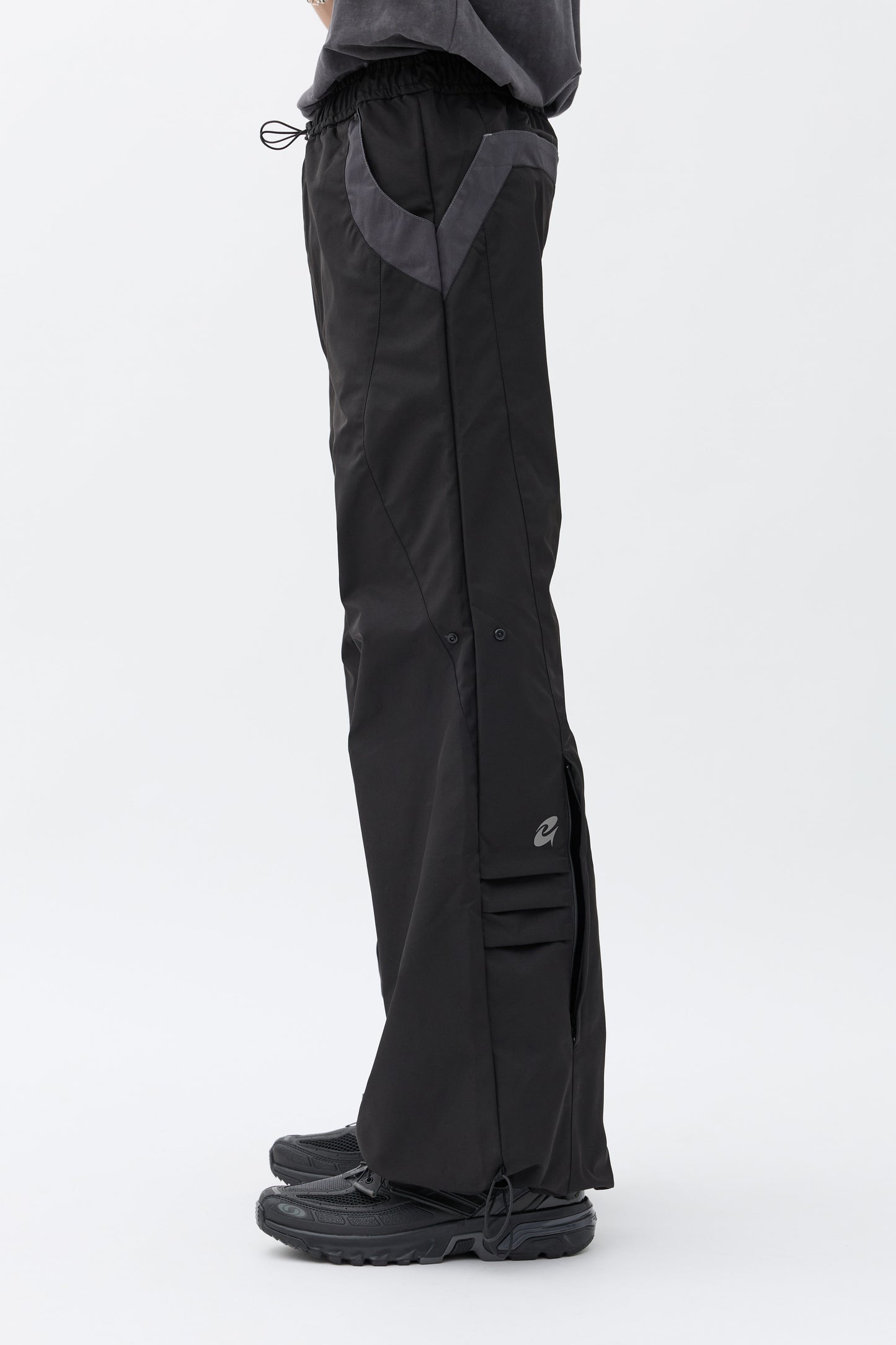C&G Parachute Pants - Black