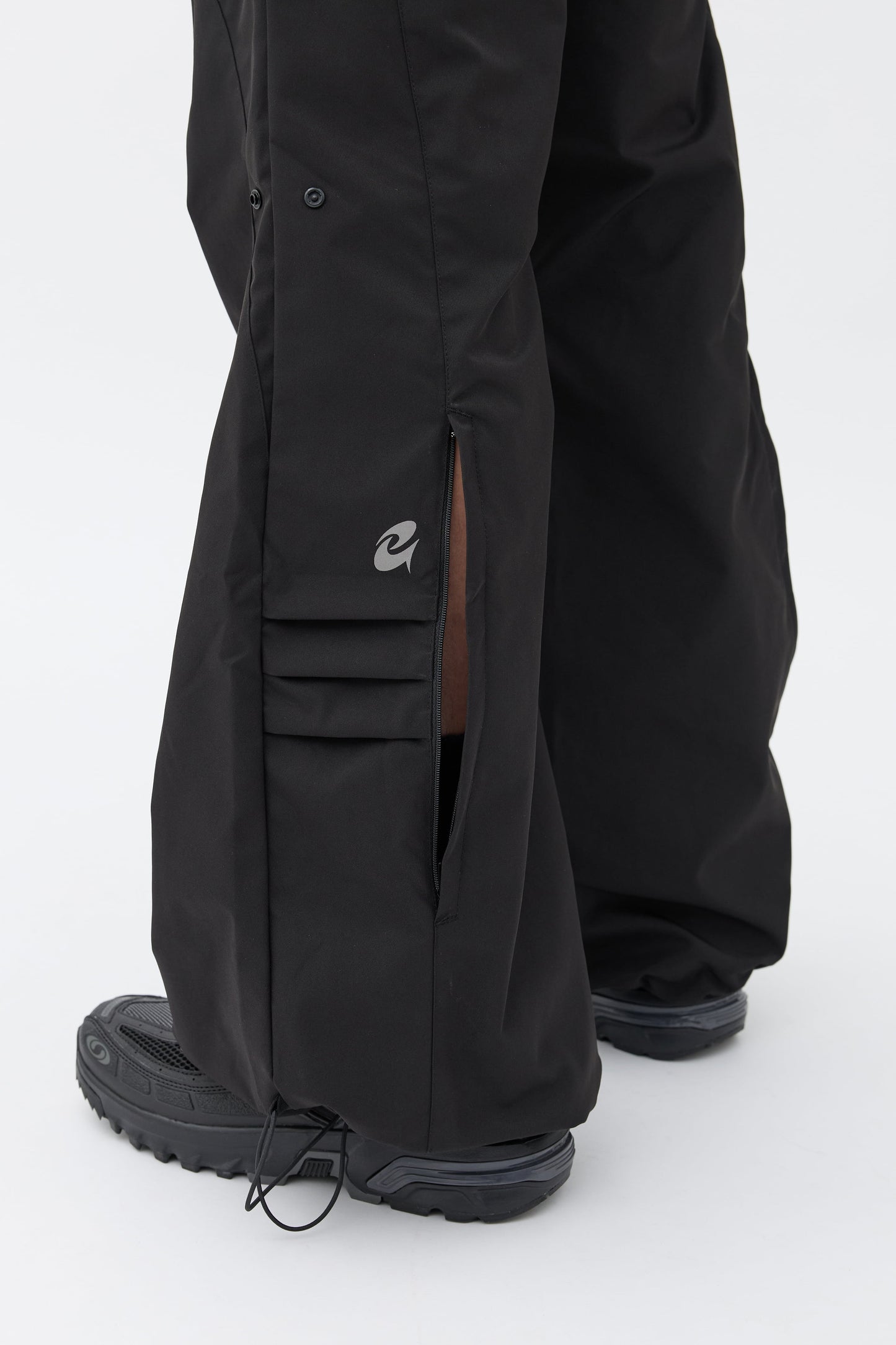 C&G Parachute Pants - Black