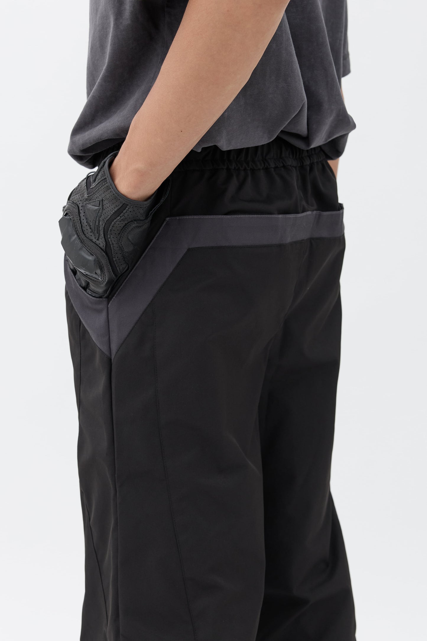 C&G Parachute Pants - Black