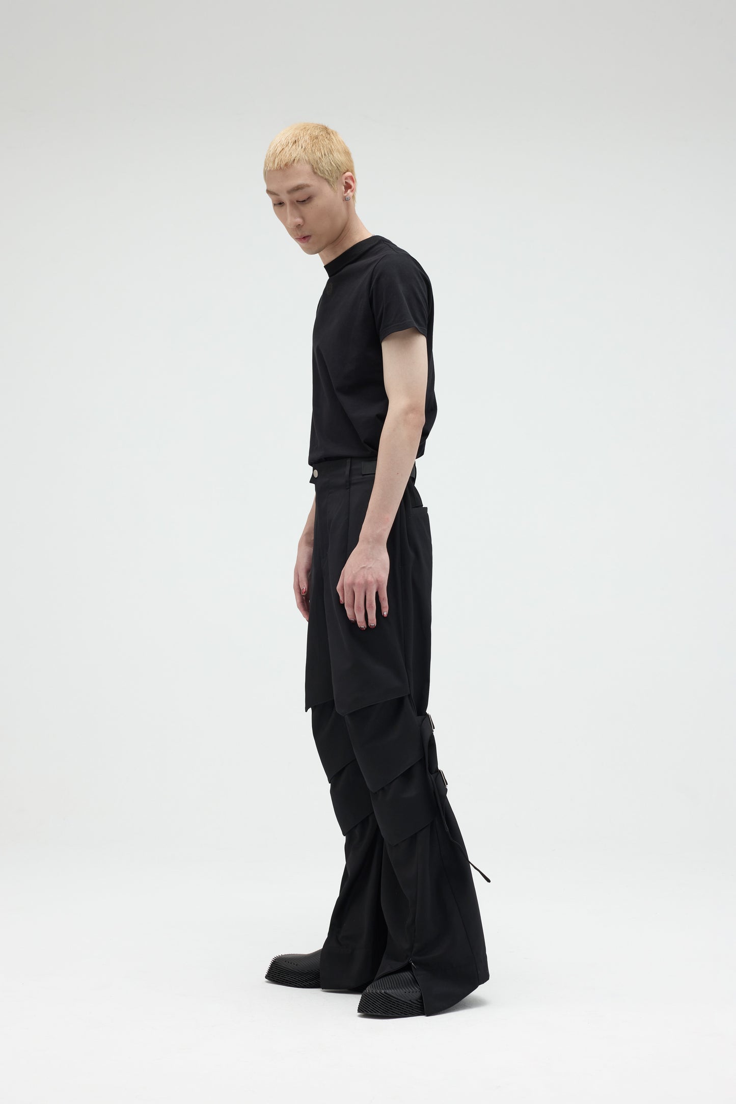 Armor Flared Pants - Black