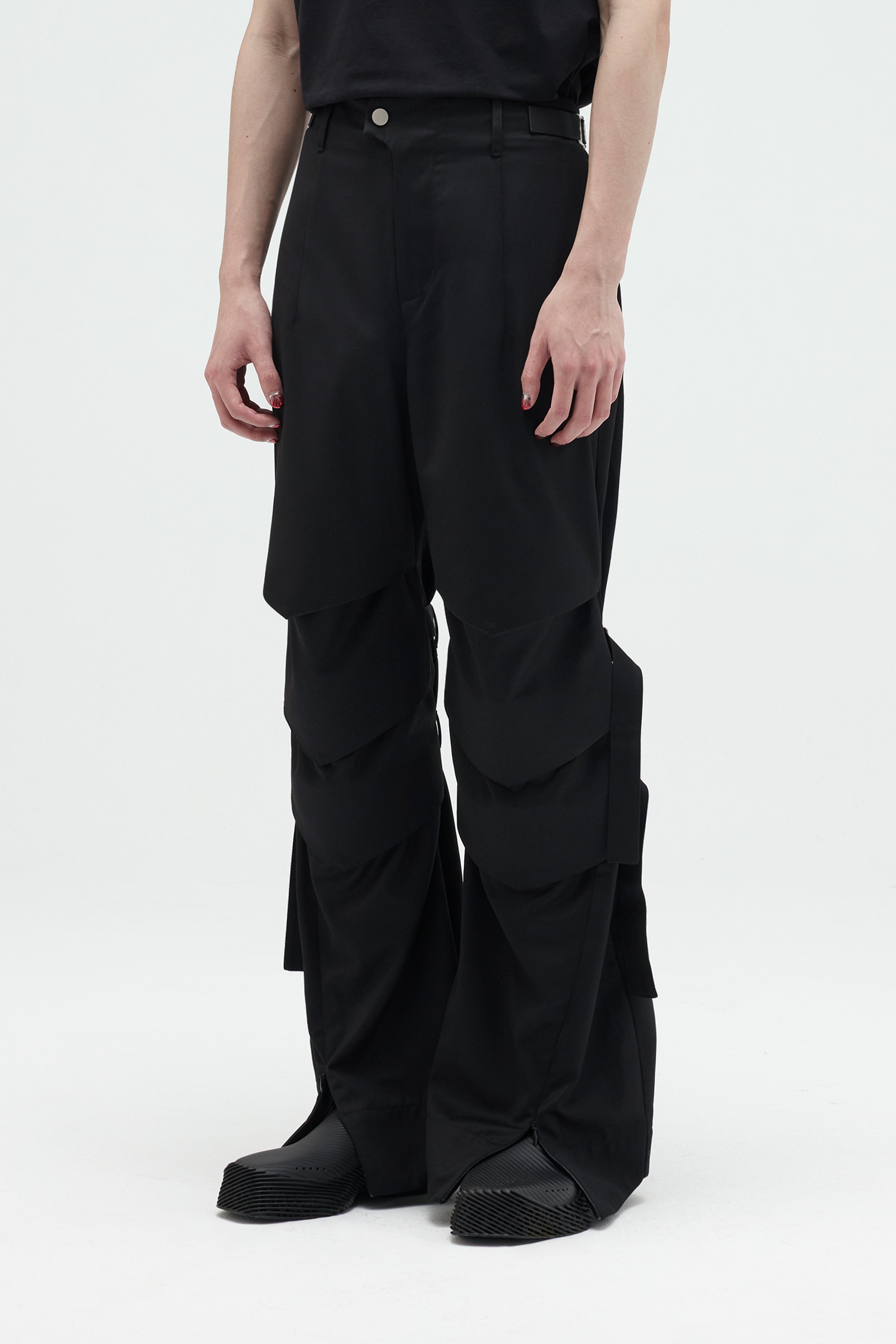 Armor Flared Pants - Black