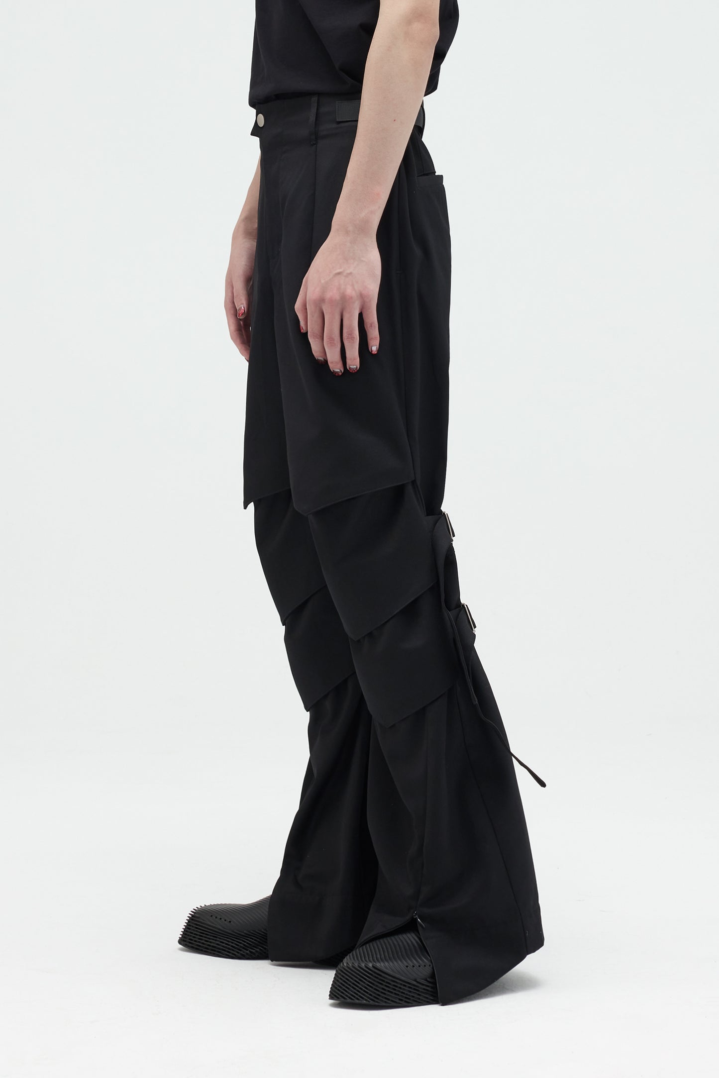 Armor Flared Pants - Black