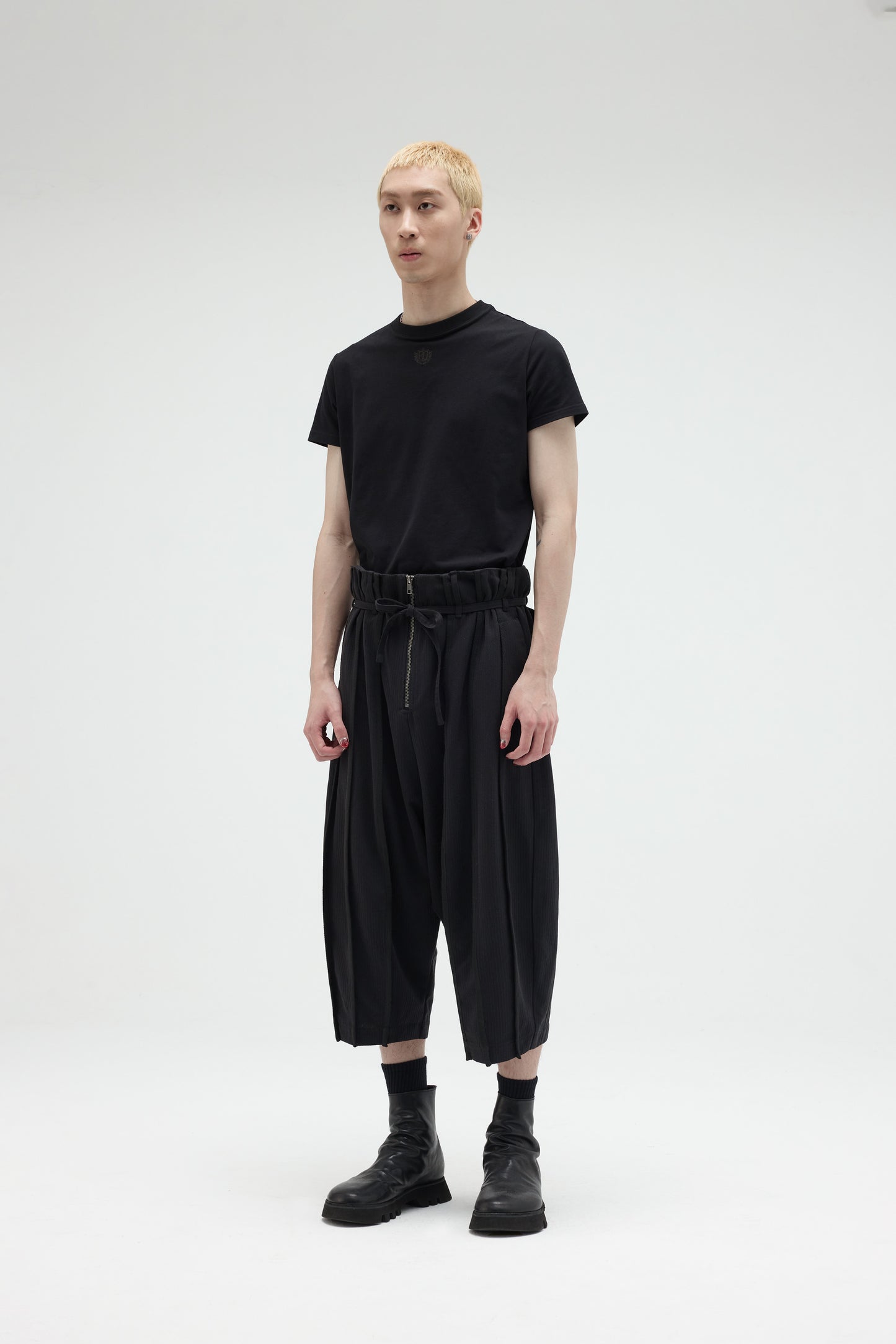 Pilgrim Cropped Shorts - Black